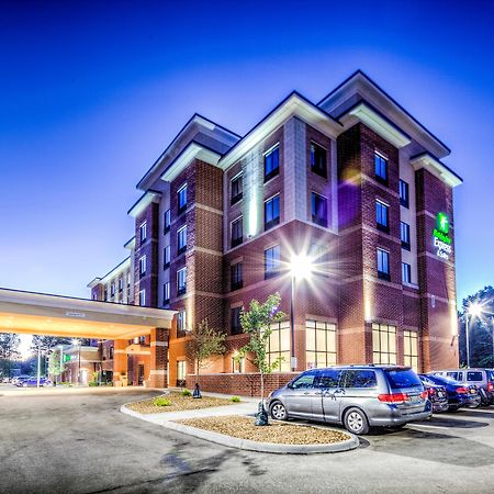 Holiday Inn Express & Suites Cleveland/Westlake By Ihg Exterior foto