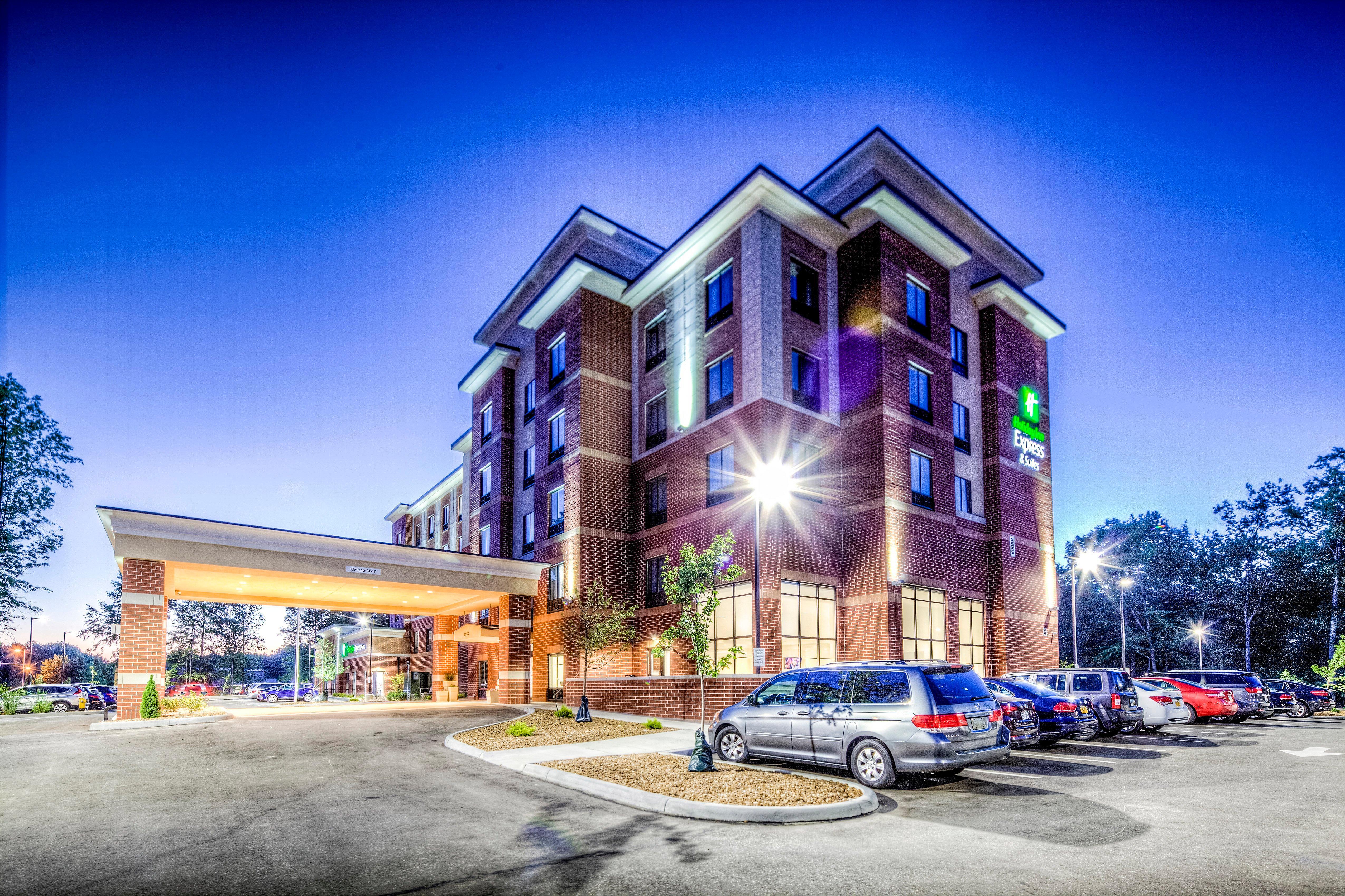 Holiday Inn Express & Suites Cleveland/Westlake By Ihg Exterior foto